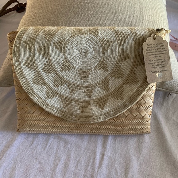 Purse - Picture 1 of 4